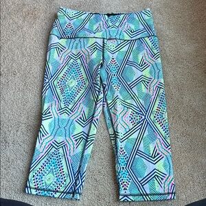 Like new Victoria's Secret Sport Knockout Crop Leggings